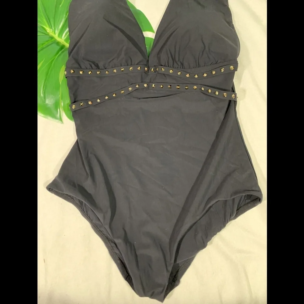 NEW $188 Amoressa Romancing the Stone One-Piece Swimsuit Black [ SZ 10 ]‎